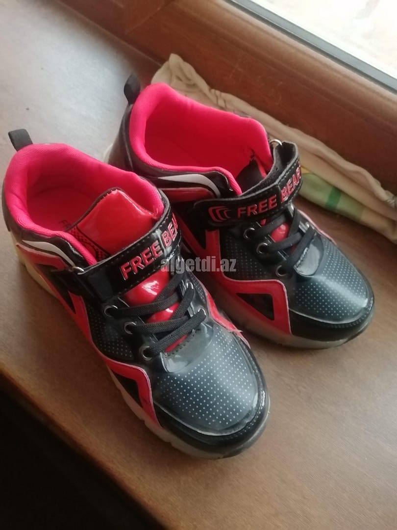 İşıqlı ayaqqabı